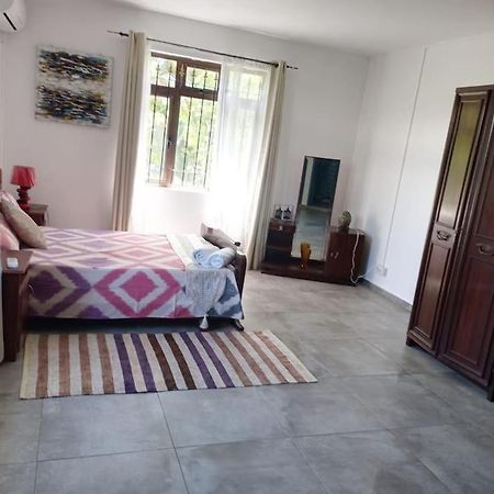 1 Bedroom Apartment In Pereybere With Private Balcony Pereybere Beach Екстер'єр фото