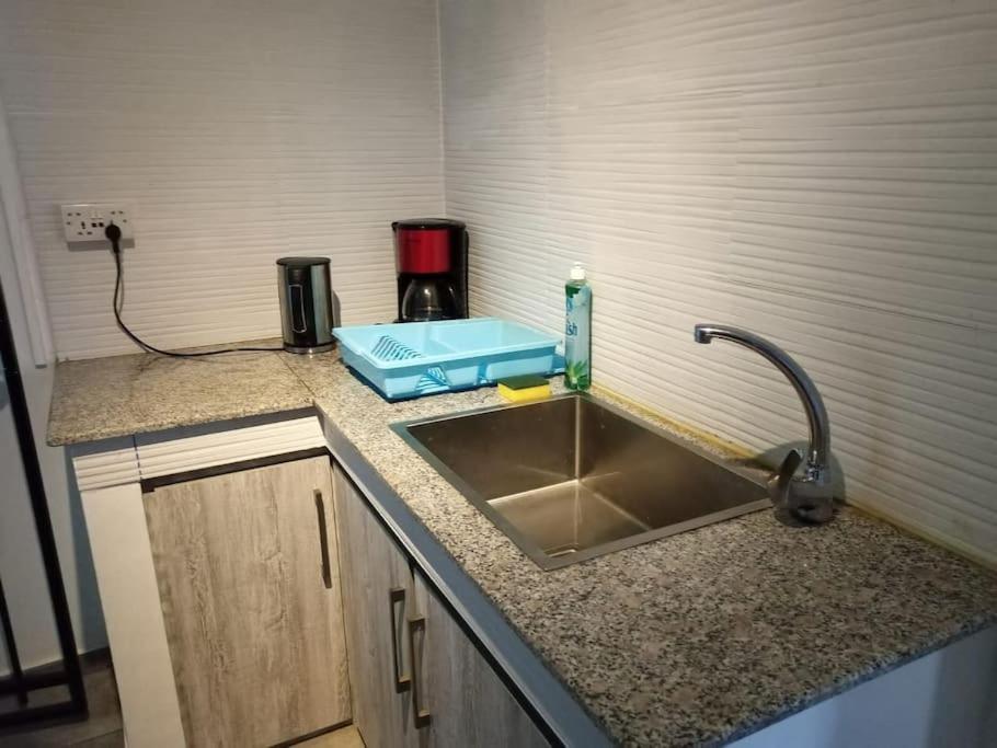 1 Bedroom Apartment In Pereybere With Private Balcony Pereybere Beach Екстер'єр фото